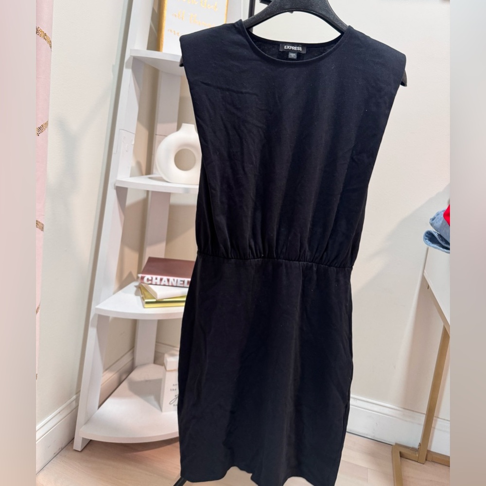 Express padded shoulders black dress | size XS